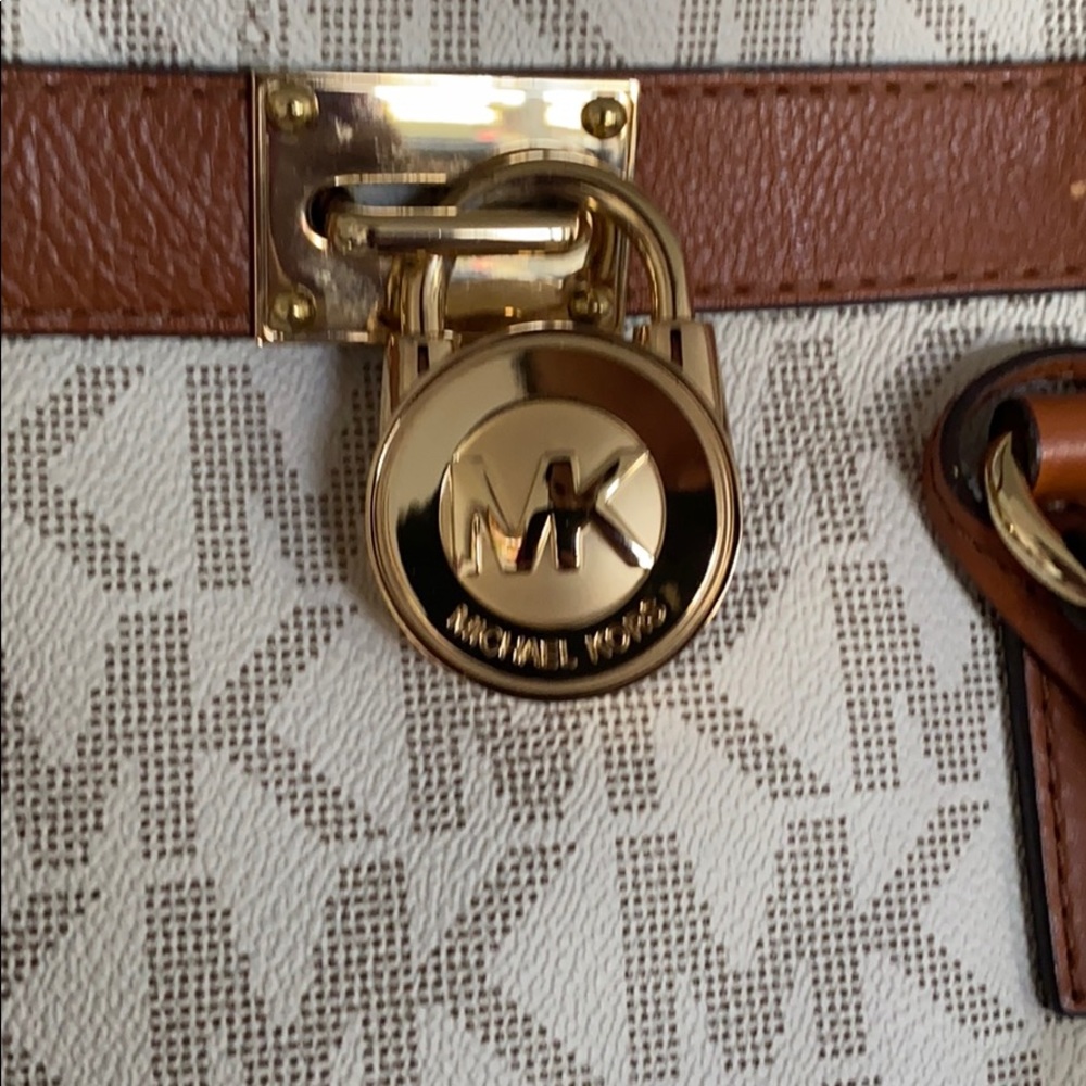 Michael Kors Purse - Picture 3 of 8